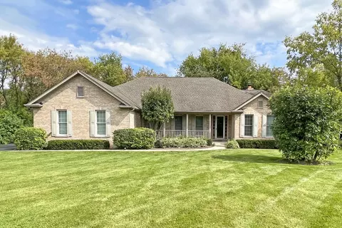 16158 Hill Grove Ct, Wadsworth, IL 60083