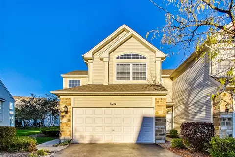 949 Viewpoint Dr, Lake In The Hills, IL 60156