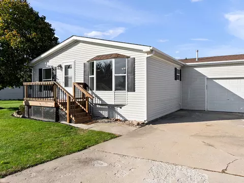 638 Bluebird Cir #A, Sandwich, IL 60548