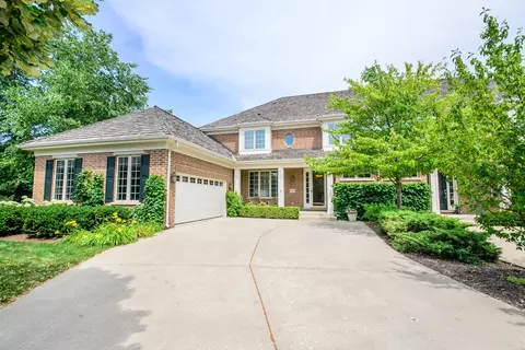 2028 Claridge Ct, Northbrook, IL 60062