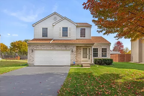 1924 Woodhaven Dr, Bartlett, IL 60103