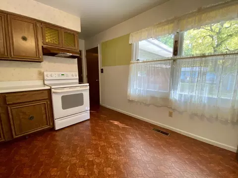 506 Judd St, Dwight, IL 60420 photo 3