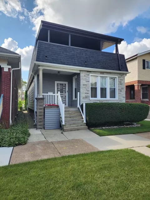 5635 W Waveland Ave, Chicago, IL 60634