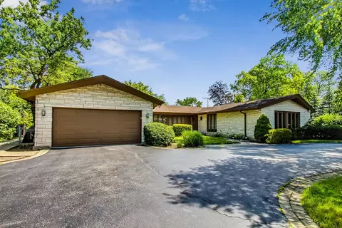 223 Aspen Ln, Highland Park, IL 60035