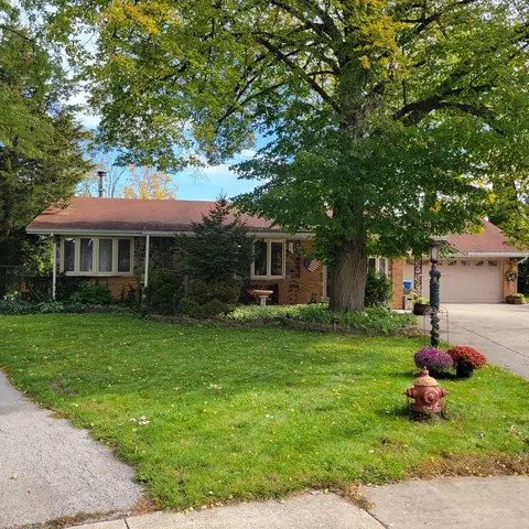 5501 Parkview Ct, Crestwood, IL 60445