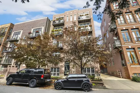 1875 N Winnebago Ave #1E, Chicago, IL 60647