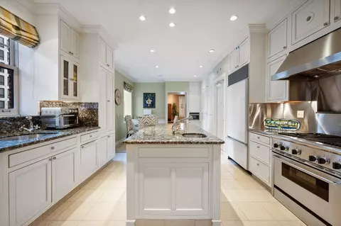 237 E Delaware Pl #7A, Chicago, IL 60611 photo 16