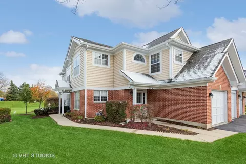217 Westminster Ct #A, Schaumburg, IL 60193