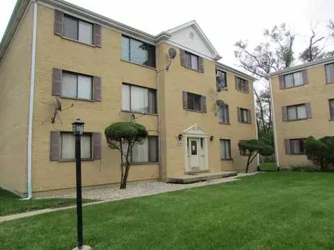 9345 Hamilton Ct #3C, Des Plaines, IL 60016