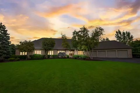 26625 N Countryside Lake Dr, Mundelein, IL 60060