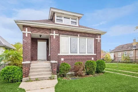 8827 S May St, Chicago, IL 60620