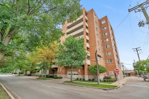 435 William St #309, River Forest, IL 60305