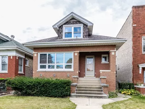 5135 W Oakdale Ave, Chicago, IL 60641