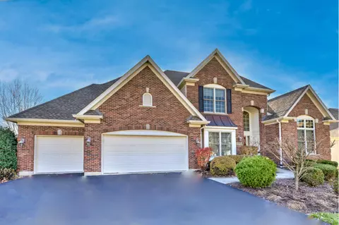 25 W649 Prairie Ave, Wheaton, IL 60187