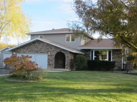 29 W055 Schillinger Dr, Naperville, IL 60564