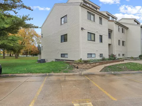 1921 Melrose Dr #B, Champaign, IL 61820