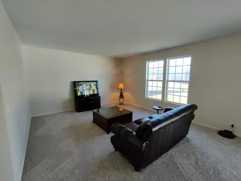 214 Middleton Ct, Elgin, IL 60124 photo 9