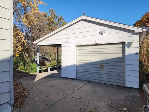 1305 Eastholme Ave, Bloomington, IL 61701 photo 3