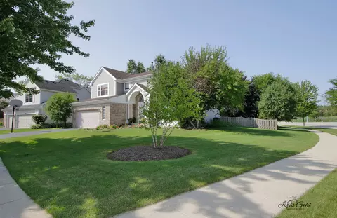 998 Knowles Rd, Gurnee, IL 60031 photo 2