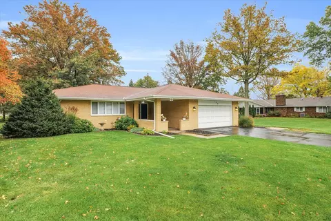 104 W Saint Joseph Dr, Thomasboro, IL 61878