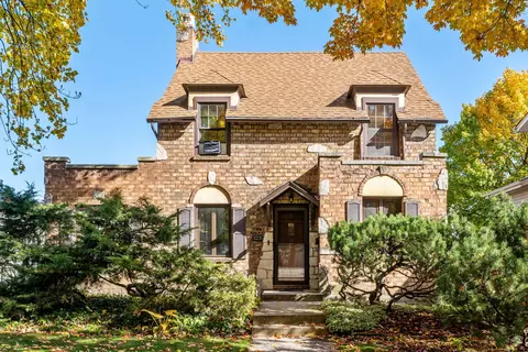 323 S Delphia Ave, Park Ridge, IL 60068