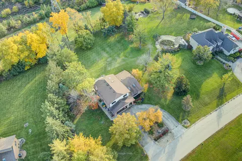 8 Valley View Dr, Lemont, IL 60439