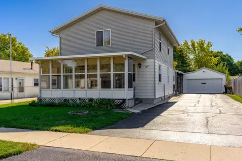 907 Drexel Blvd, Machesney Park, IL 61115