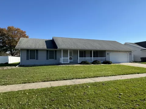 430 N Mulberry St, Herscher, IL 60941