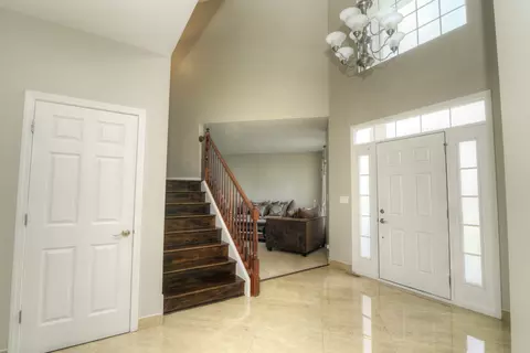 1970 Blue Heron Cir, Bartlett, IL 60103 photo 2