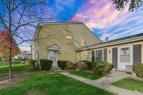 252 Harvest Ct #252, Vernon Hills, IL 60061