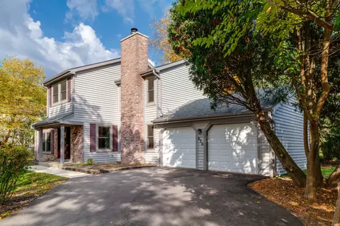 636 Sanders Ct, Gurnee, IL 60031