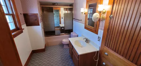 208 W Knox St, Morrison, IL 61270 photo 23