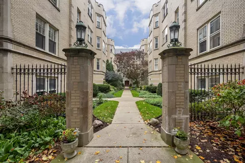 817 Forest Ave #2W, Evanston, IL 60202