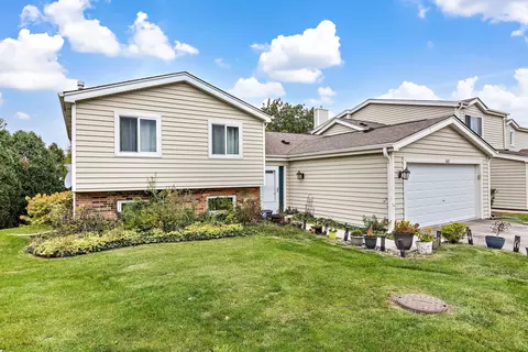 742 Buckingham Ct, Hoffman Estates, IL 60169