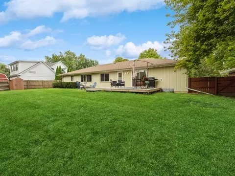 755 Ruth Dr, Elgin, IL 60123 photo 20