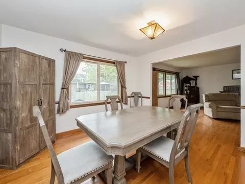 755 Ruth Dr, Elgin, IL 60123 photo 5