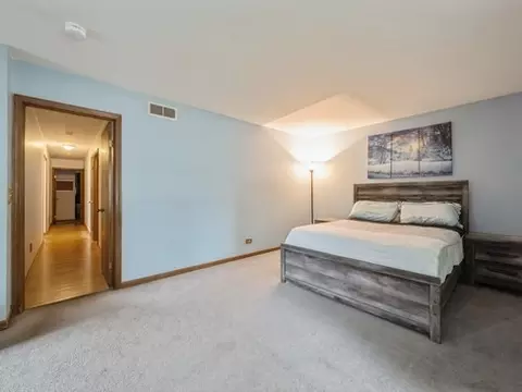 755 Ruth Dr, Elgin, IL 60123 photo 8