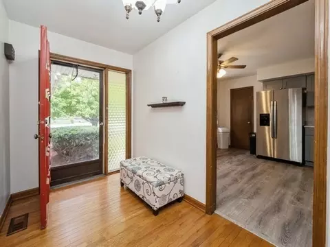 755 Ruth Dr, Elgin, IL 60123 photo 2