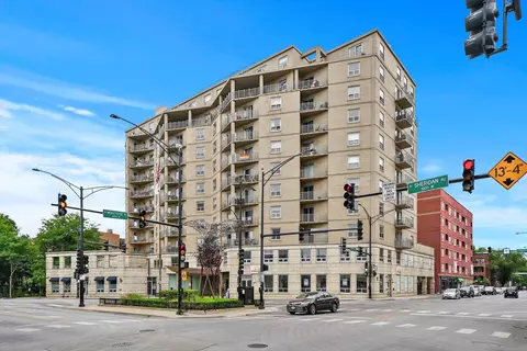 4350 N Broadway St #410, Chicago, IL 60613