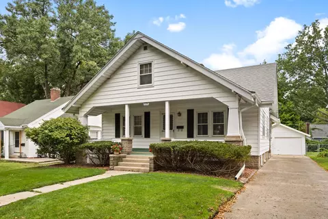1216 W Daniel St, Champaign, IL 61821