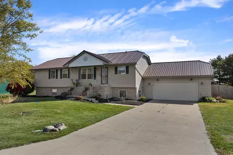 9 Nightingale Cir, Camargo, IL 61919