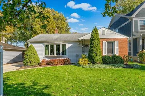 709 N Kaspar Ave, Arlington Heights, IL 60004