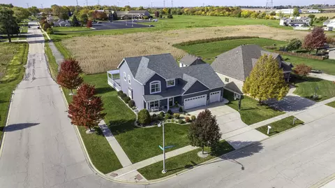 301 Arrowhead Dr, Minooka, IL 60447