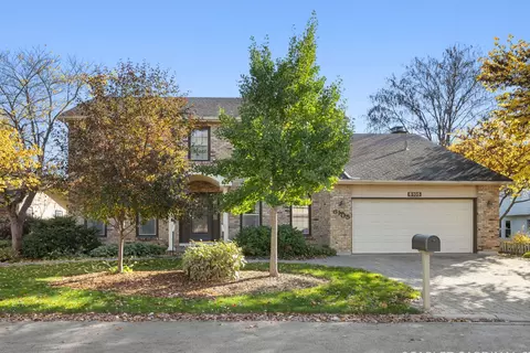 6105 Heritage Ln, Lisle, IL 60532