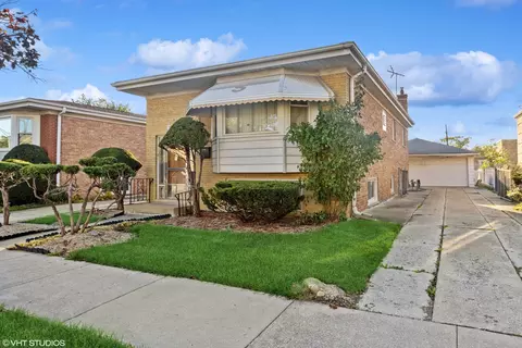 222 Zuelke Dr, Bellwood, IL 60104