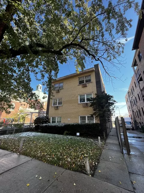 6921 N Ashland Blvd #2A, Chicago, IL 60626