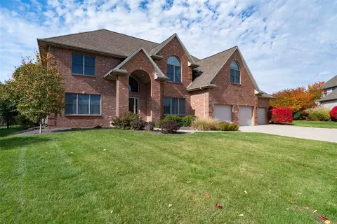2208 Tori Ann Ln, Bloomington, IL 61704