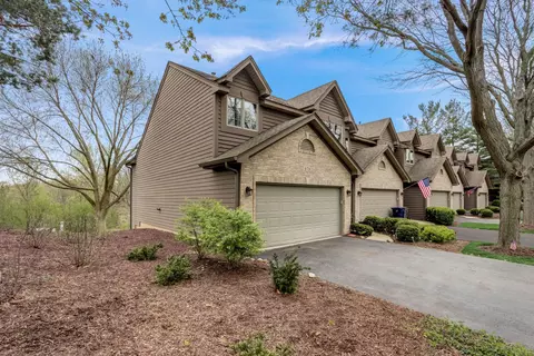 979 Millcreek Cir #979, Elgin, IL 60123