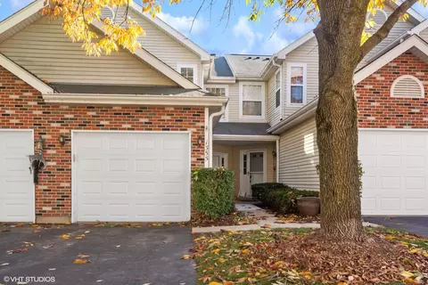 1355 Essex St, Algonquin, IL 60102