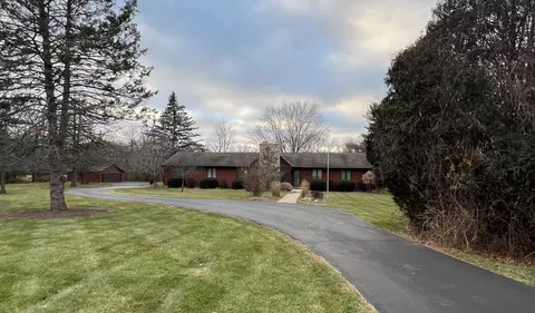 1817 Cherry Valley Rd, Woodstock, IL 60098